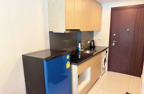 South Pattaya Apartment | Pool View Studio in Pattaya Laguna Beach Resort 3