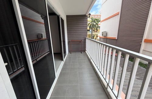 Pratumnak Hill Apartment | Pool-View Studio with Balcony - Nordic VIP 3, Pratumnak