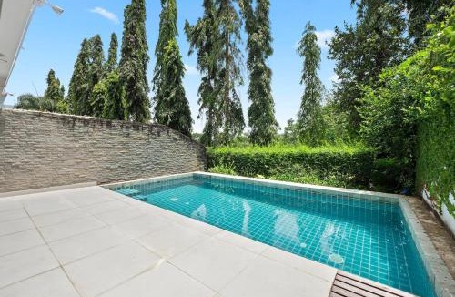 Kathu Villa | Pool Villa Golf Course View Central Phuket V331