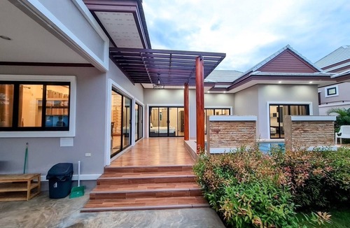 Pak Nam Pran Villa | Pranburi Pool Villa: Mountain Views, Serene Escape, 5 Min to The Beach
