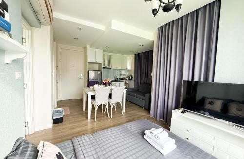 Saen Suk Apartment | Premium Suite Corner Room & The Blu X Bangsaen