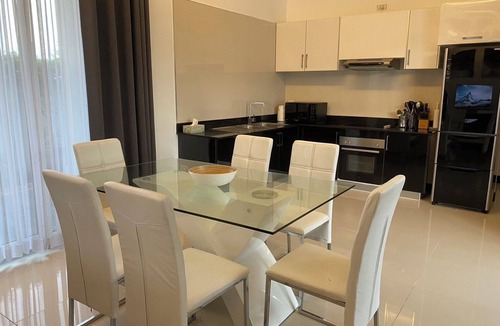 Khao Takiab Villa | Private modern Pool villa 3 bed ensuite 10mins drive to Takiab beach & Bluport