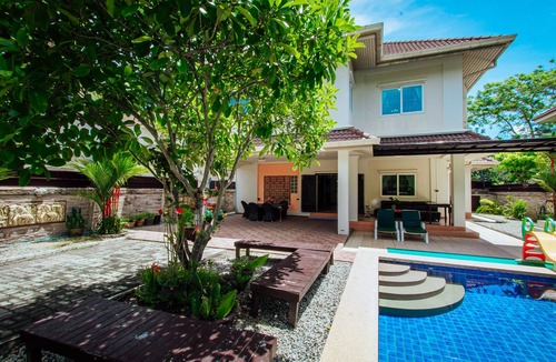 Nong Prue Villa | Private Residence Hosted by Sasithorn