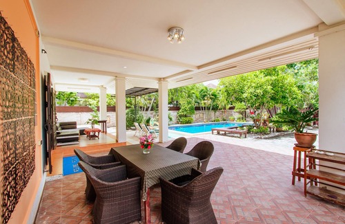Nong Prue Villa | Private Residence Hosted by Sasithorn