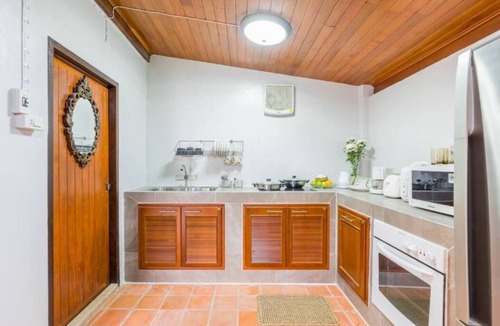 Khao Takiab House | PRIVATE Thai Traditional pool house near CICADA MARKET - 5 min walk to the BEACH