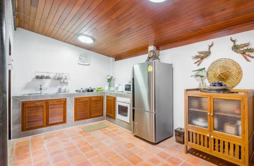 Khao Takiab House | PRIVATE Thai Traditional pool house near CICADA MARKET - 5 min walk to the BEACH