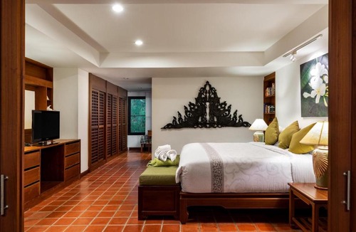 Nai Harn Apartment | Sand Beach Condo 3 Minutes Walk To Nai Harn Beach