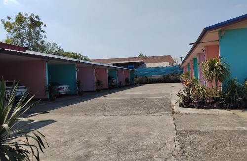 Buriram Hostel | Saran Resort room6