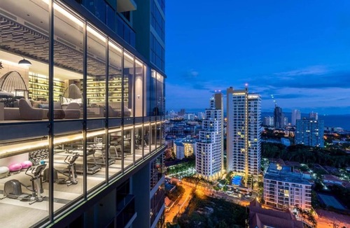 Pratumnak Hill Apartment | Sea View Luxury I Beach Front I Amazing Place