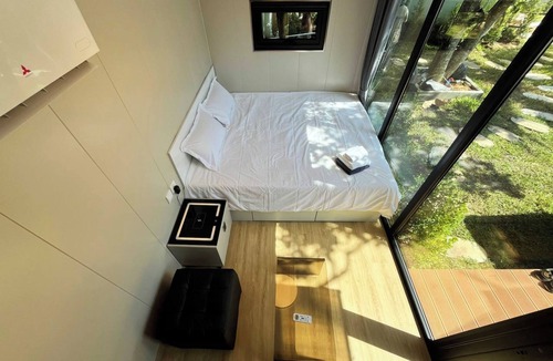 Chalong Hotel | Serene 1-bedroom hotel with AC in charming Tambon Rawai