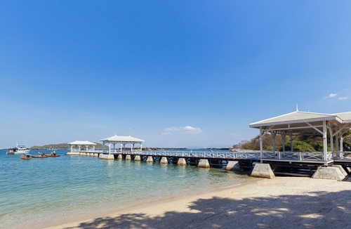 Ko Sichang Hotel | Somewhere Koh Sichang