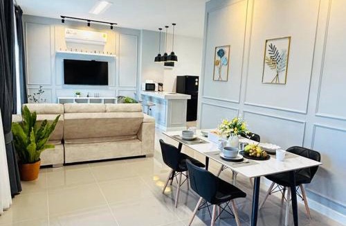 Hua Hin House | Spacious 3BR Pet-Friendly House l Near Hua Hin & Cha-am l Sleeps up to 10 Guests l Free Parking & Fast WiFi