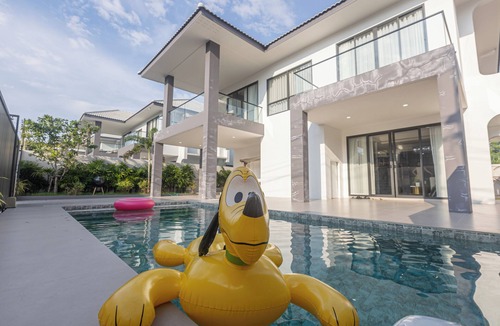 South Pattaya House | Spacious 5-bedroom house in charming Muang Pattaya C25