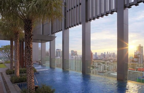 Bangkok Central Business District Condo | Spacious Luxury Condo: Rooftop pool, Gym & Garden @ BTS Phrom Phong