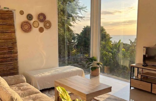 Hin Hong House | Srithanu Villa Steps from the Beach