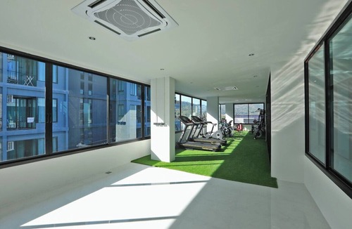 Nai Harn Apartment | Studio Greenery View near Nai Harn | CapitalPro