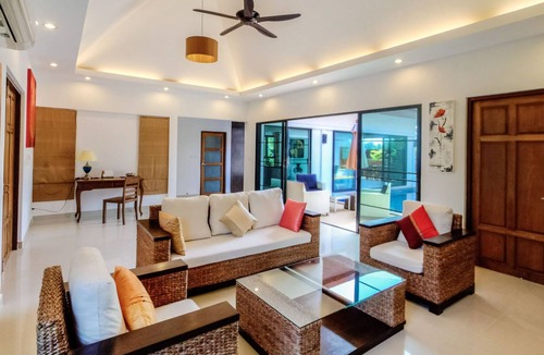 Ban Saiyuan Villa | Stunning Villa with 2BR Pool, few minutes drive to Naiharn Beach