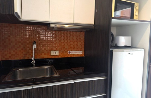 Pratumnak Hill Apartment | Stylish Pool-View Studio with Balcony - New Nordic VIP 3, Pratumnak