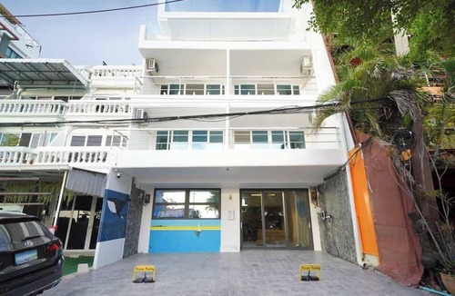 Na Chom Thian House | Surf Beach House Pool Villa