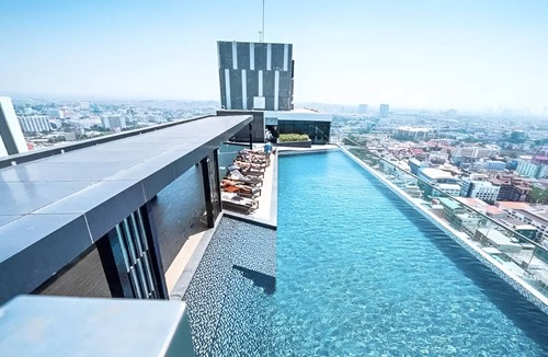 North Pattaya Condo | The Base Central Pattaya - Rooftop Pool