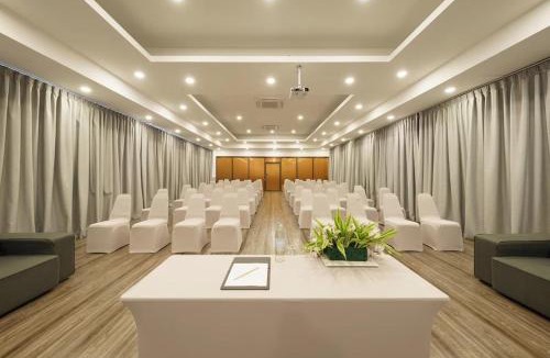 Bang Sao Thong Villa | The Grand Palm Villa