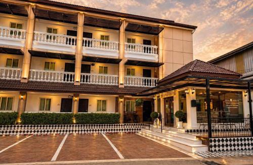 Udon Thani Hotel | The Lion King Hotel by Thai Baan Ozone Udonthani
