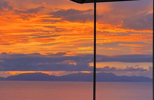 Sikao Apartment | The Sunset Suite - 180° Panoramic Sea Views