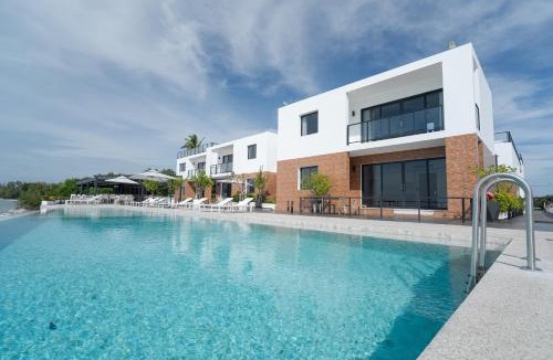 Bang Son Hotel | The Village Chumphon Hotel