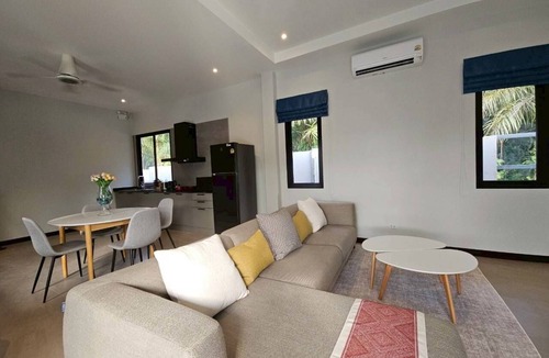 Krabi Villa | The white mountain pool villa @ Ao nang
