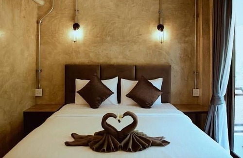 Sakae Krang Bed & Breakfast | Tree House HomeStay