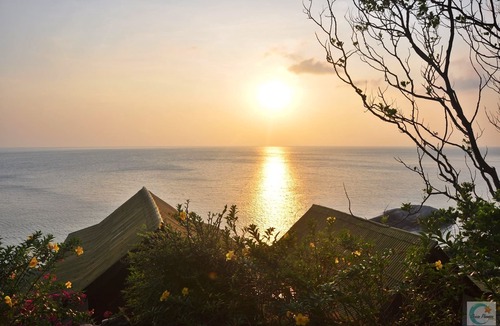 Baan Tai Cottage | Triple Fan Bungalow with Seaview