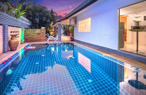 South Pattaya Villa | Villa Corner 4 bedrooms near Walking Street & Beach ★