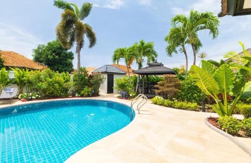Nong Prue Villa | Villa Pattaya Hill, Free Electricity, minutes from Beach and Pattaya