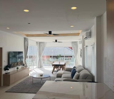 Ban Saiyuan Villa | Villa Tara - Sea view 5Br Rawai