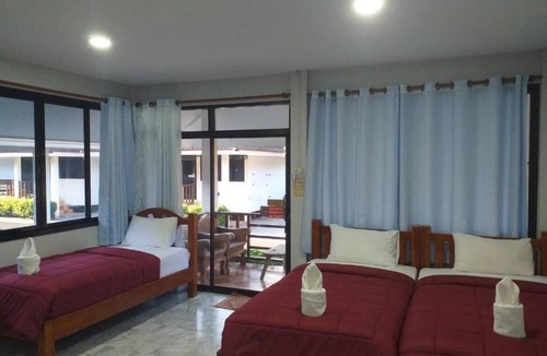 Mae Ram Phueng Hotel | White Beach Resort
