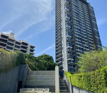 North Pattaya Apartment | Wong Amat Luxury Condo-Private Beach
