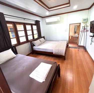 บ้านพักป้าชบา ชายหาดแหลมสิงห์