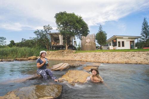 อิสระ แคมป์ปิ้ง แอนด์ คาเฟ่ Issara camping