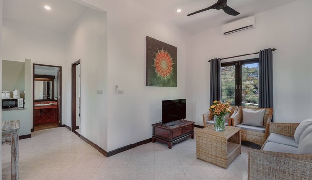 1 Bedroom with living room and kittchenette 700meters to Rawai beach