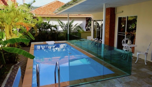 2 Bedroom Pool villa, walk to beach, restaurants & 7Eleven