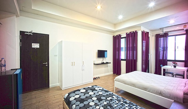 26 Bed and Coffee