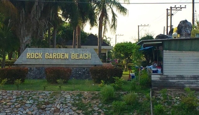 3 bdrm, 3 ba home with 24 hr security in private Villa. Located nr beach & pools