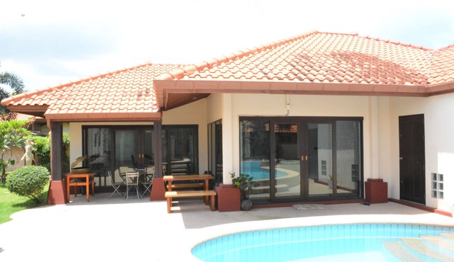 3 Bedroom South Pattaya Beachfront, 300 m Beach front , Gated Village