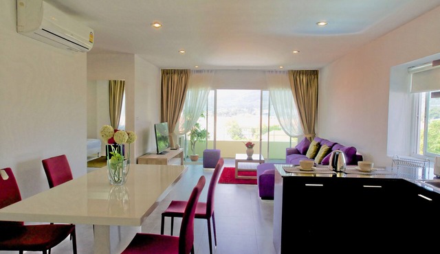 3 big bedrooms 120 sqm Phuket Central Festival , Muai Thai area , Park