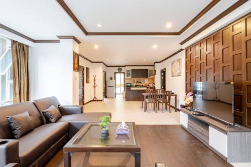 4.13 Karon View 2 Bed 5 Minutes walk Karon Beach