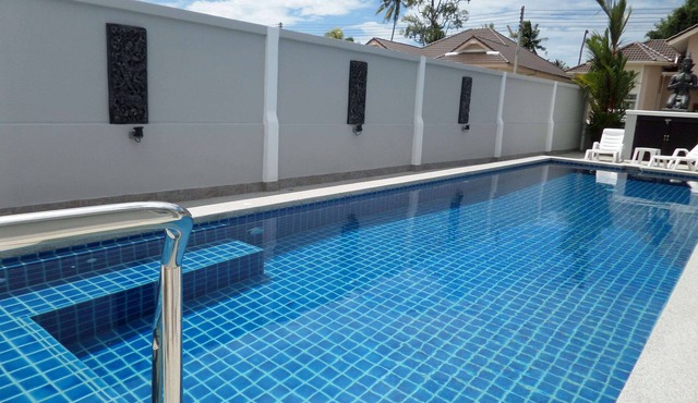 4 bedroom Close To All Attractions and 1km from cartoon network waterpark