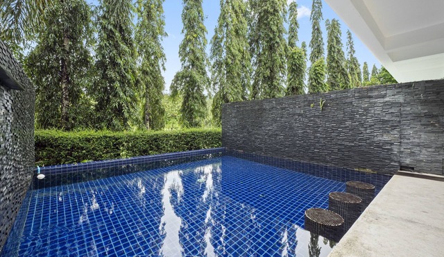 5 bedroom for 14 pax, pool villa, 7 kms to Patong at The Fairways Villas, Kathu.