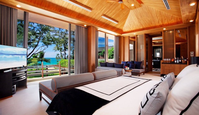 5BR Beachfront Pool Villa