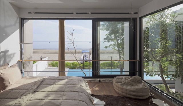 Absolute Beach Front Pool Villa No 3