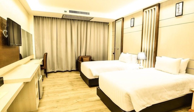 Alvarez Hotel in Buriram